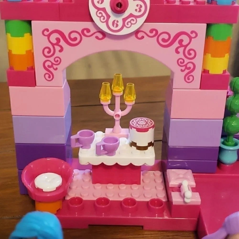 MEGA BLOKS BARBIE RAINBOW PRINCESS CASTLE